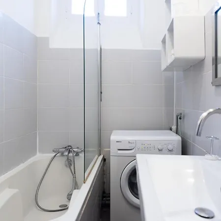 Bright Spacious And Warm Apartment
